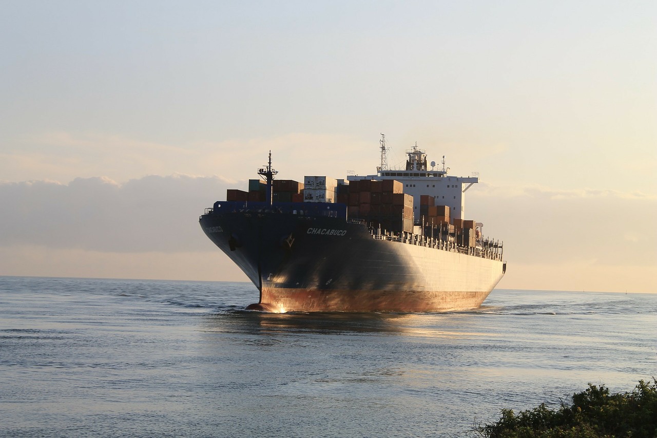 Transporte Fluvial e Marítimo de Cargas